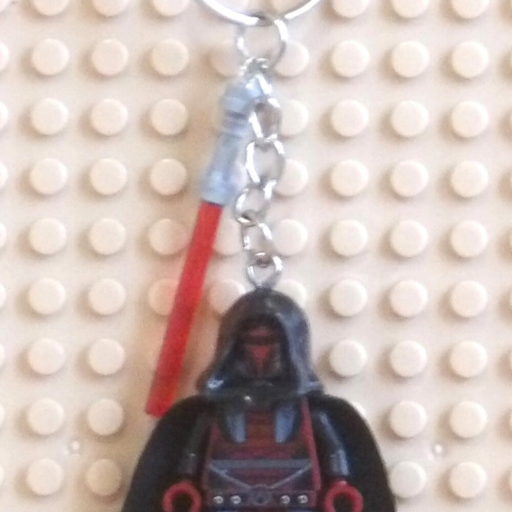 Minifigure Keychain - Star Wars Custom Darth Revan Lightsaber Charm Stand SWTOR - Picture 4 of 6